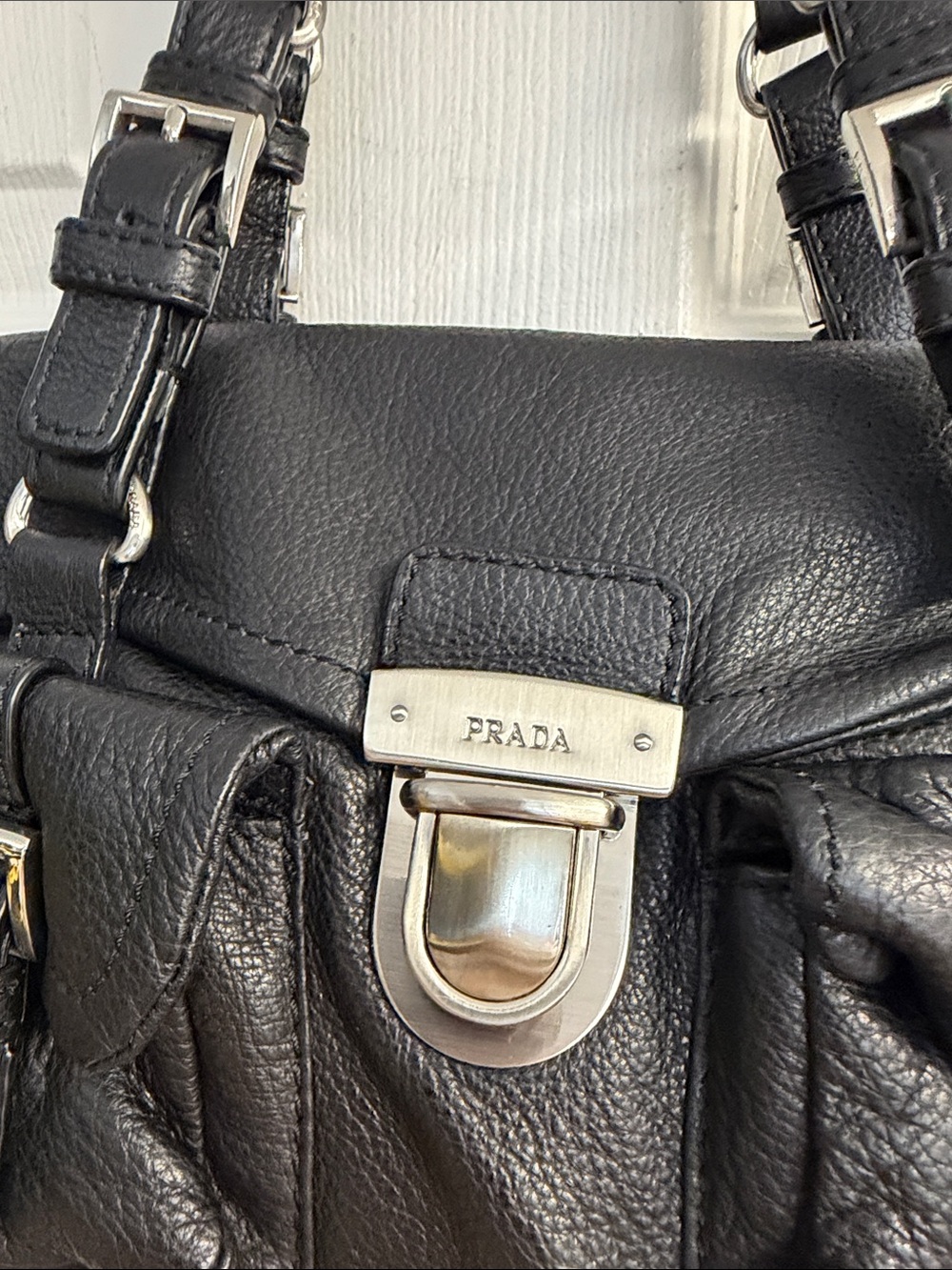 Prada Vitello Daino Leather Pocket Satchel / Shoulder Bag
(mid-to-late 2000s) - Picture 2 of 10